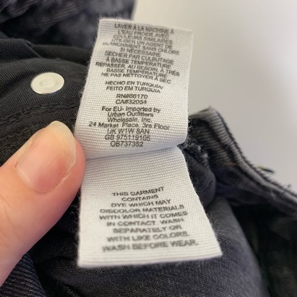 Free People black cropped raw hem jeans - Picture 9 of 9